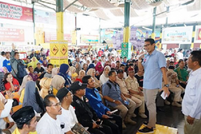 Calon Wakil Presiden, Sandiaga Salahuddin Uno dihadapan ratusan para petani tebu di Lumajang, Minggu (25/11/2018).