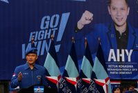 Komandan Satuan Tugas Bersama (Kogasma) Agus Harimurti Yudhoyono memberikan paparan seusai pengukuhan Komandan Satuan Tugas Bersama (Kogasma) untuk Pemilukada 2018 dan Pilpres 2019 di DPP Partai Demokrat, Jakarta, Sabtu (17/2).  Susilo Bambang Yudhoyono resmi mengukuhkan Agus Harimurti Yudhoyono sebagai Komandan Satuan Tugas Bersama (Kogasma) untuk Pemilukada 2018 dan Pilpres 2019. ANTARA FOTO/Rivan Awal Lingga/pd/18