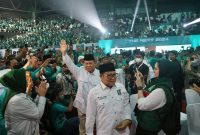 Ketua Umum Partai Gerindra, Prabowo Subianto berada di tengah-tengah kader Partai Kebangkitan Bangsa (PKB). (Dok. Tim Media Prabowo)