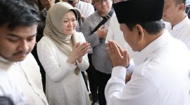 Ketua Umum Partai Gerindra Prabowo Subianto melayat ke rumah duka Wakil Ketua Umum Partai Gerindra Desmond Junaidi Mahesa. (Dok. Tim Media Prabowo Subianto)
