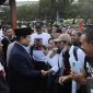 Kedatangan Menteri Pertahanan RI Prabowo Subianto di Solo disambut oleh ratusan relawan “Bolone Mase” di Bandara Adi Soemarmo. (Dok. Tim Media Prabowo Subianto)
