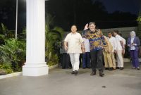Ketua Umum Partai Gerindra Prabowo Subianto bersam Politikus PDI Perjuangan Budiman Sudjatmiko. (Dik. Tim Media Prabowo Subianto)
