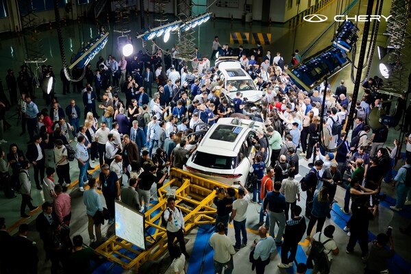 Scene of the CHERY Three-Vehicle Composite Crash Test