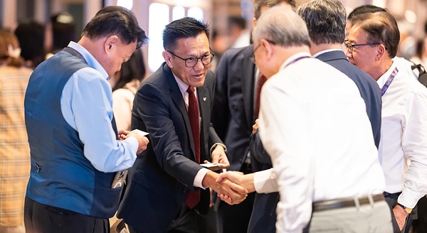 Delegates network during the 29th Asian Shared Services & Outsourcing Week at One Farrer Hotel in Singapore