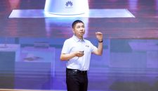 Leon Wang, President of Huawei's Data Communication Product Line, unveiled the HUAWEI eKit Intelligent Office Solution